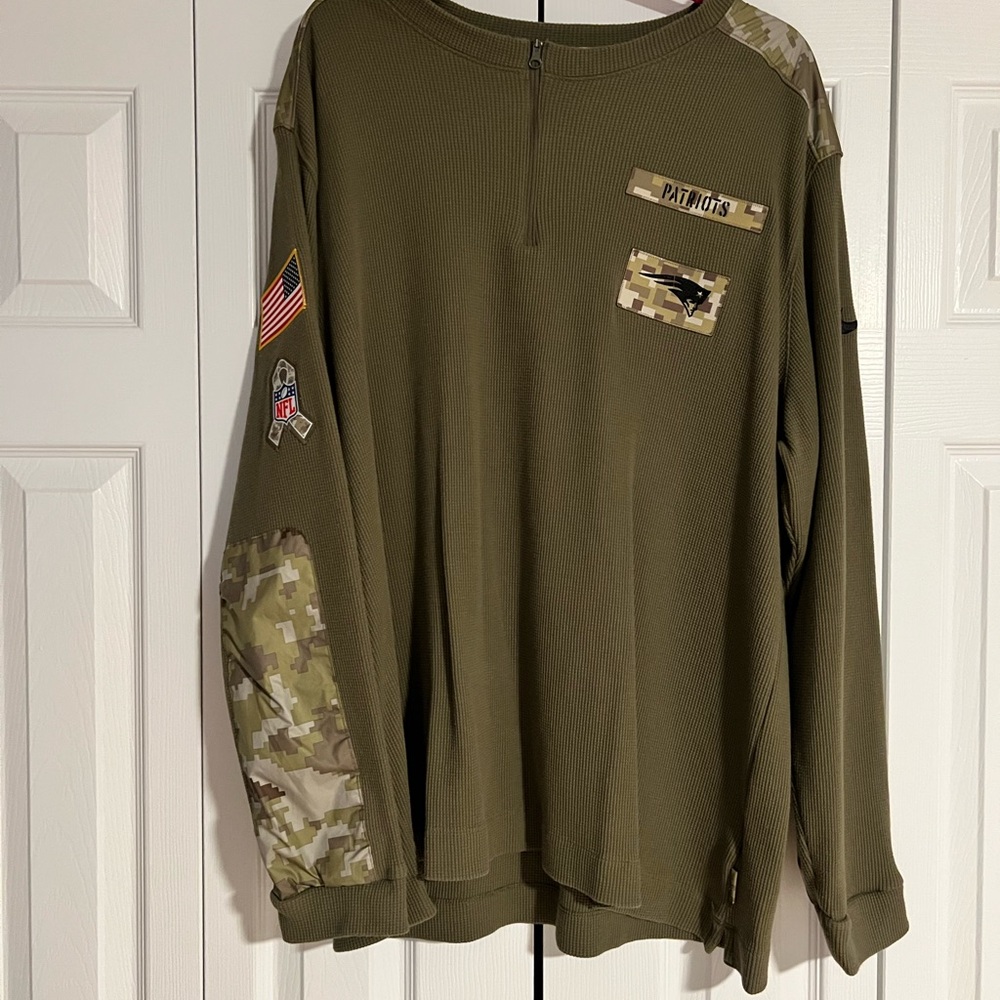 Nike Men’s Olive Green Patriots Pullover with Camo Accents